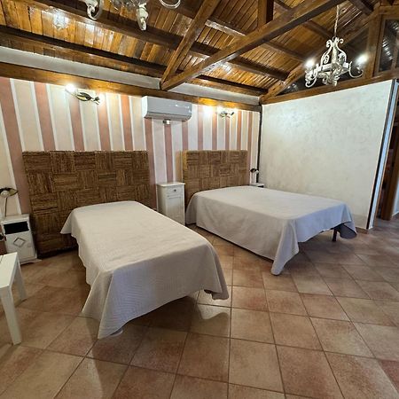 B&B oasi di mamma clara Latina Bagian luar foto
